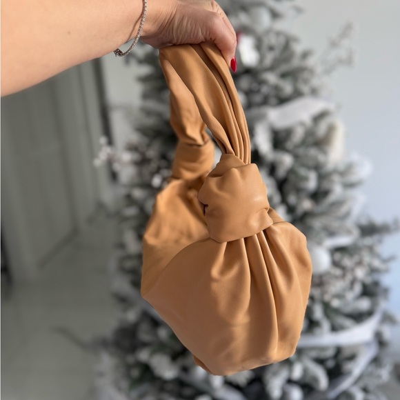 Bottega Double Knot Bag - Picture 3 of 6